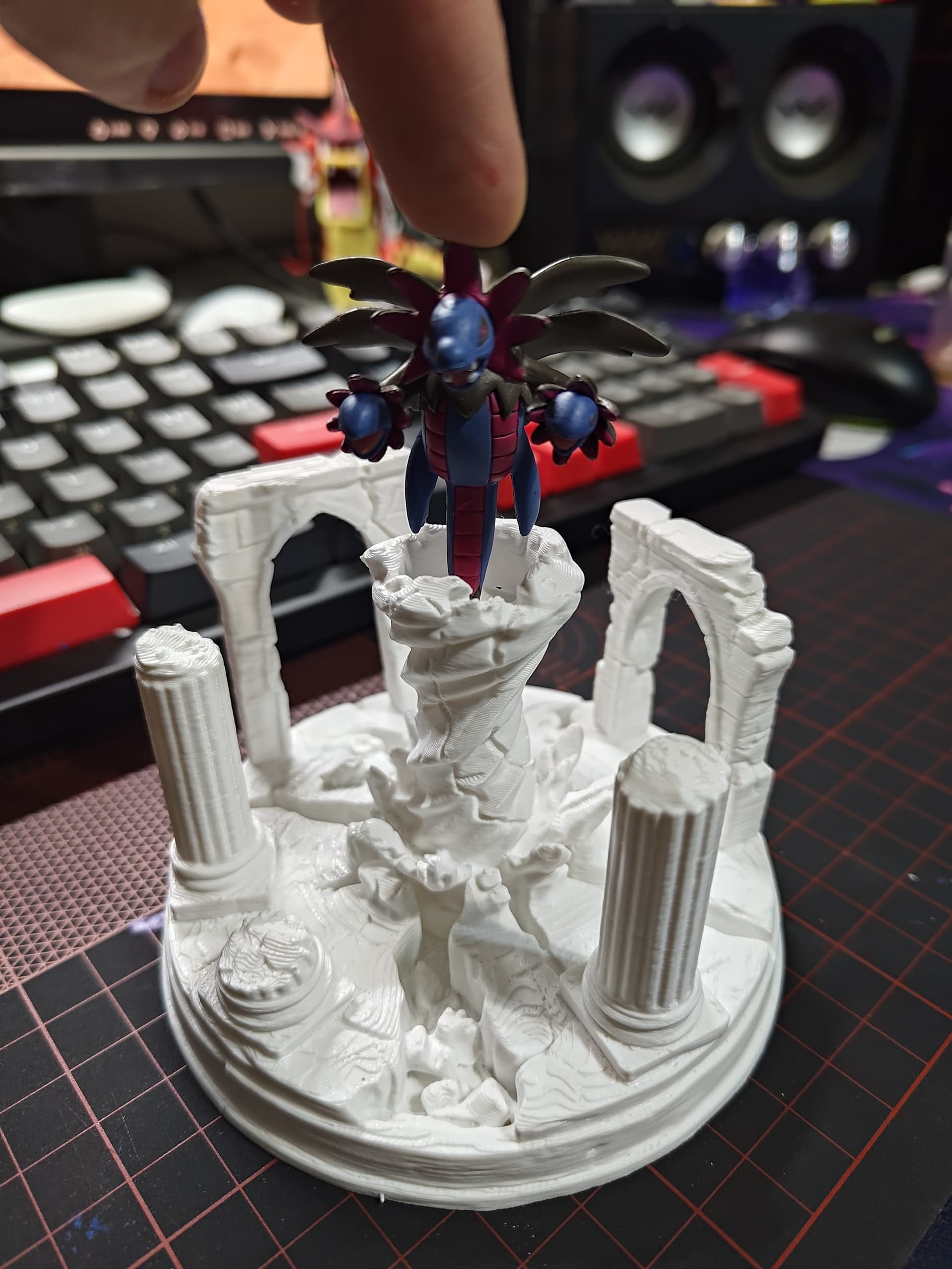 Hydreigon: Scene Diorama Base - Cover