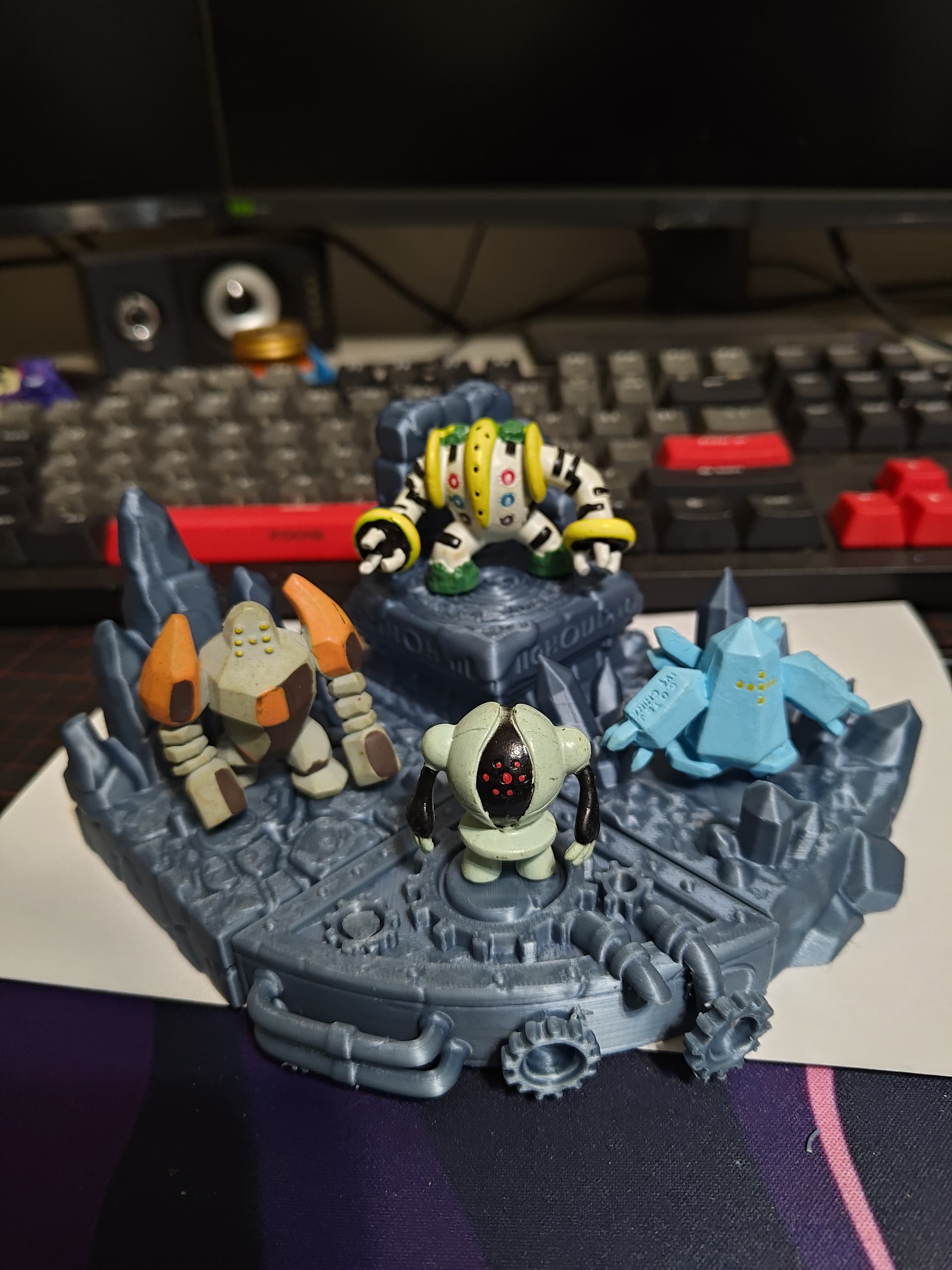 Regi Family: Modular Diorama - Thumbnail