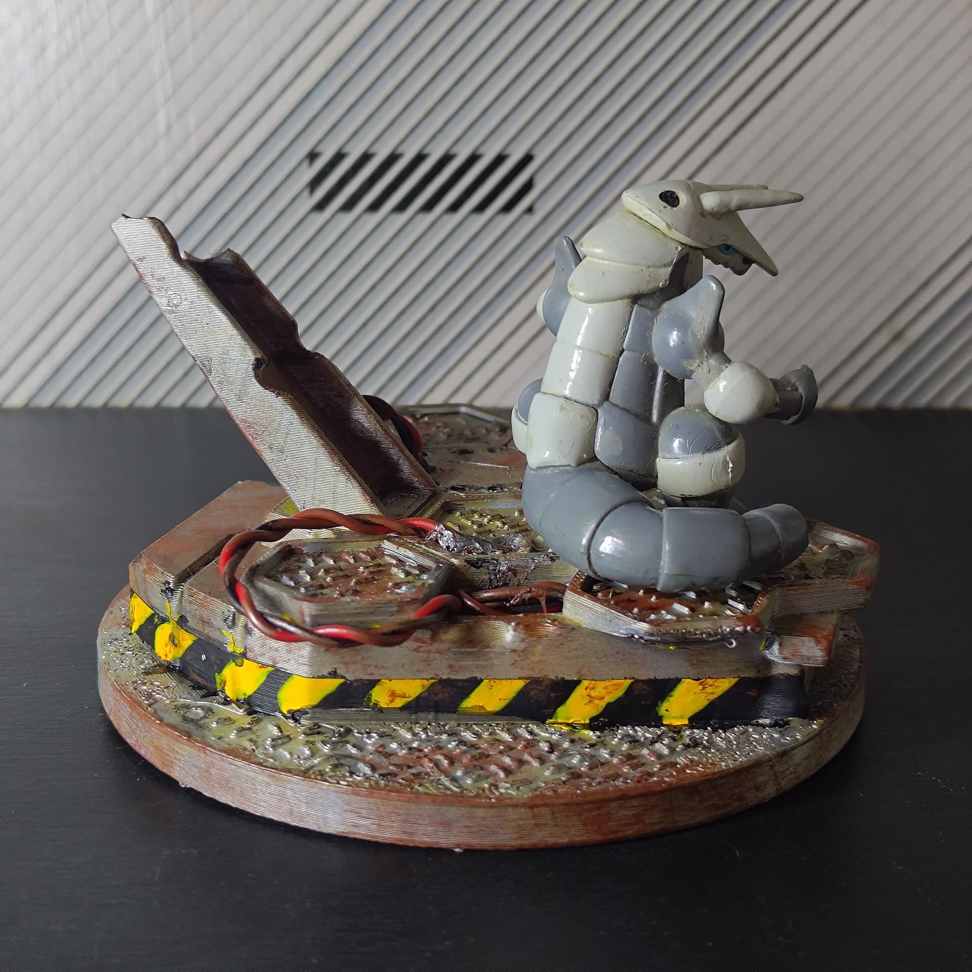 波士可多拉：廢棄工業風鋼筋底座 - Thumbnail