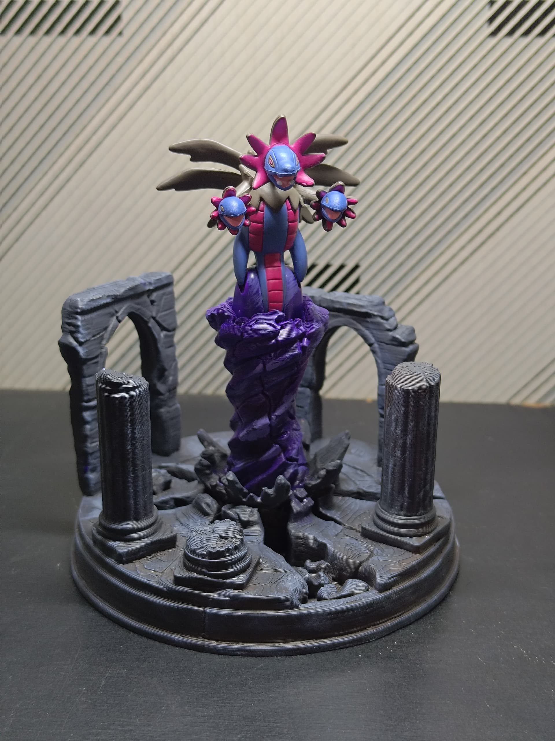 Hydreigon: Scene Diorama Base